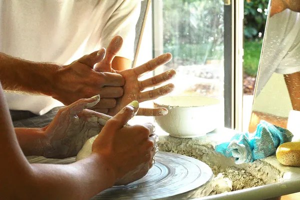 Tournez votre pièce en porcelaine avec Adrien - Image n°1 - Wecandoo