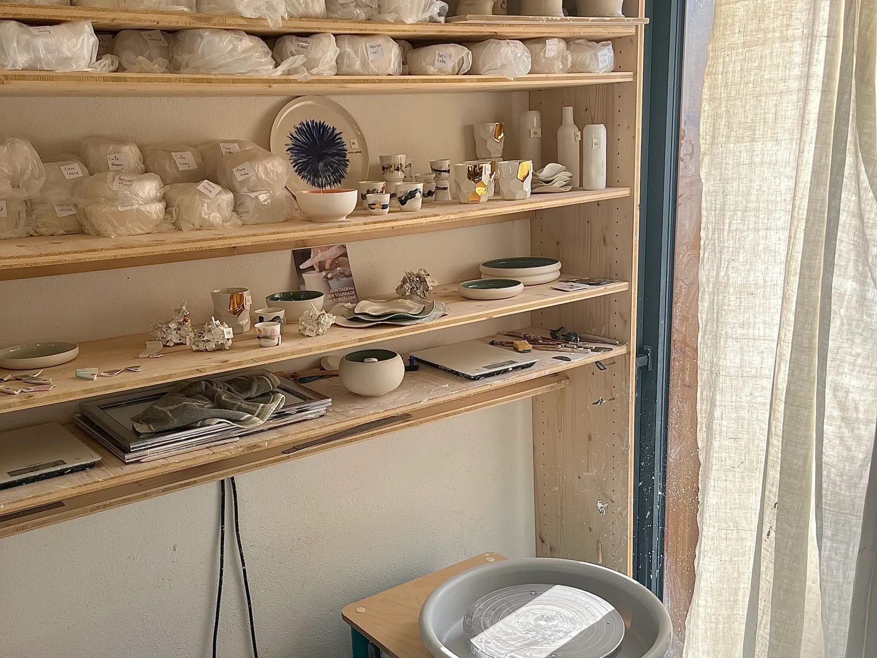 Tournez votre pièce en porcelaine avec Adrien - Image n°3 - Wecandoo