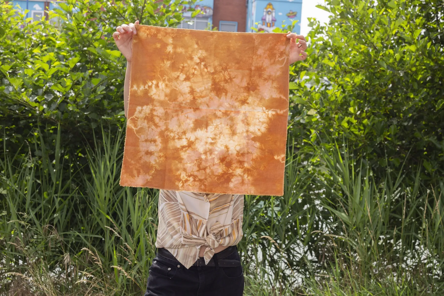 Initiez-vous à la teinture à travers la technique du shibori avec Léa - Afbeelding nr. 4 - Wecandoo