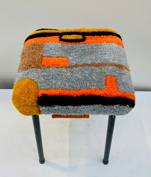 Tuftez un tabouret upcyclé avec Juliette - Afbeelding nr. 3 - Wecandoo