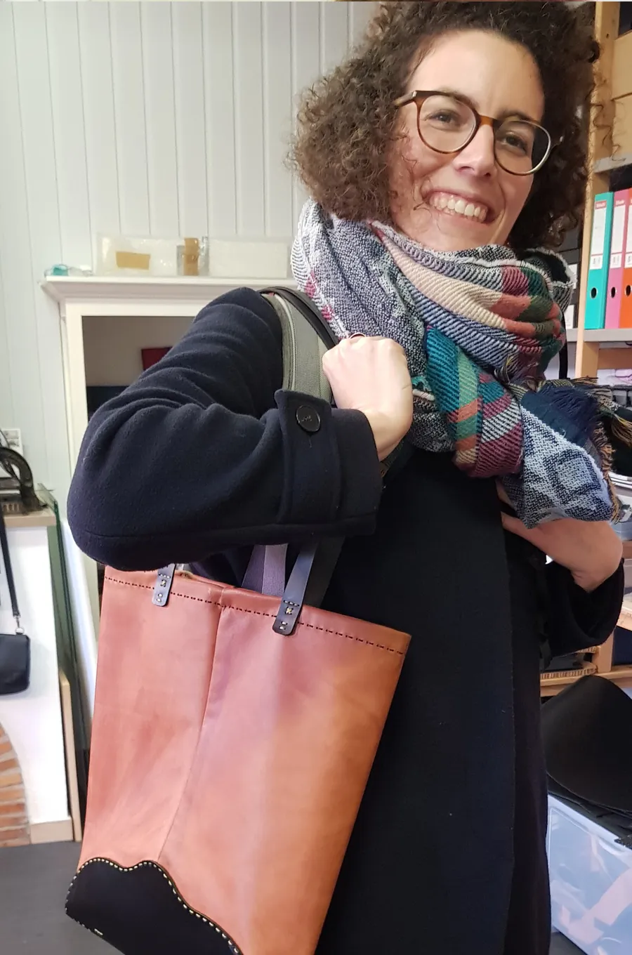 Créez votre tote bag en cuir avec Kristina - Image n°1 - Wecandoo