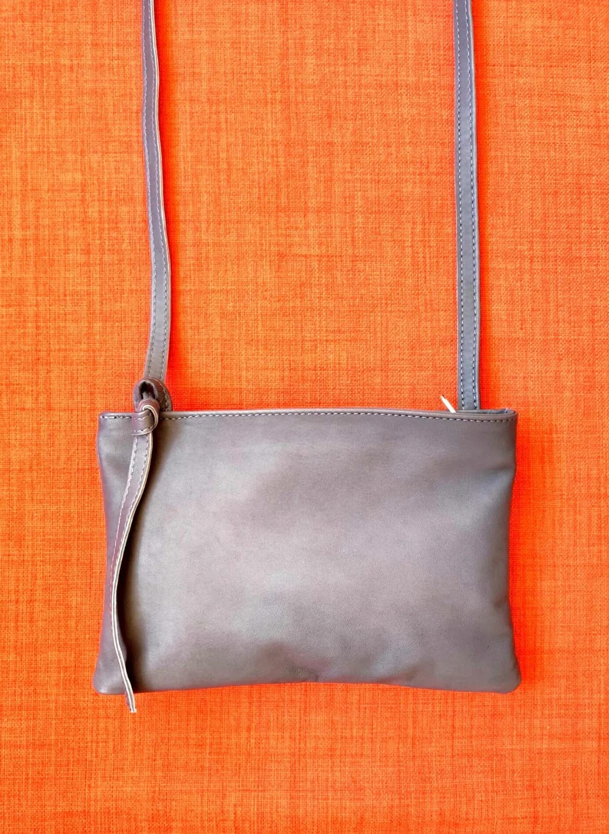 Réalisez votre pochette bandoulière en cuir