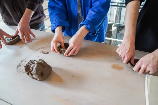 Consolidez votre équipe et initiez-vous au modelage avec Antonina - Image n°4 - Wecandoo