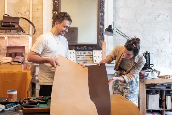 Fabriquez votre petit sac en cuir avec Augustin - Image n°5 - Wecandoo