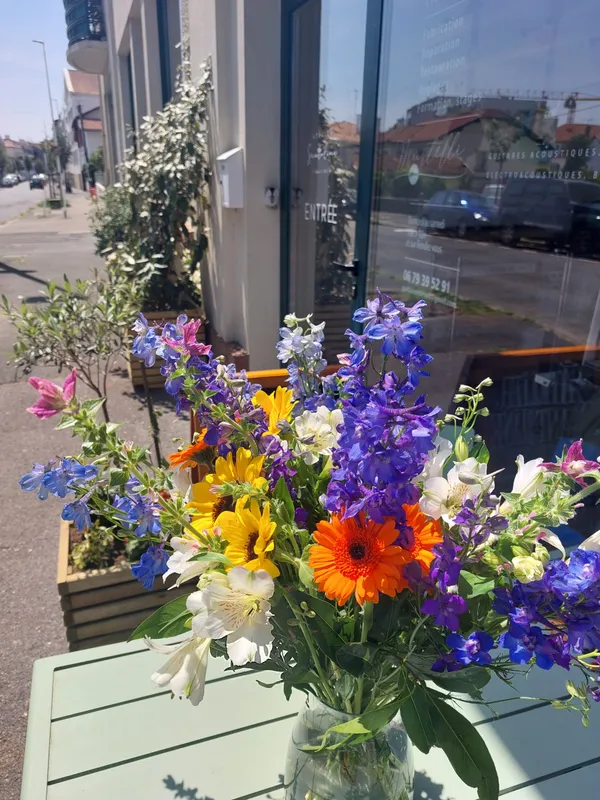 Composez votre bouquet de fleurs fraîches ou séchées avec Stéphanie - Image n°4 - Wecandoo