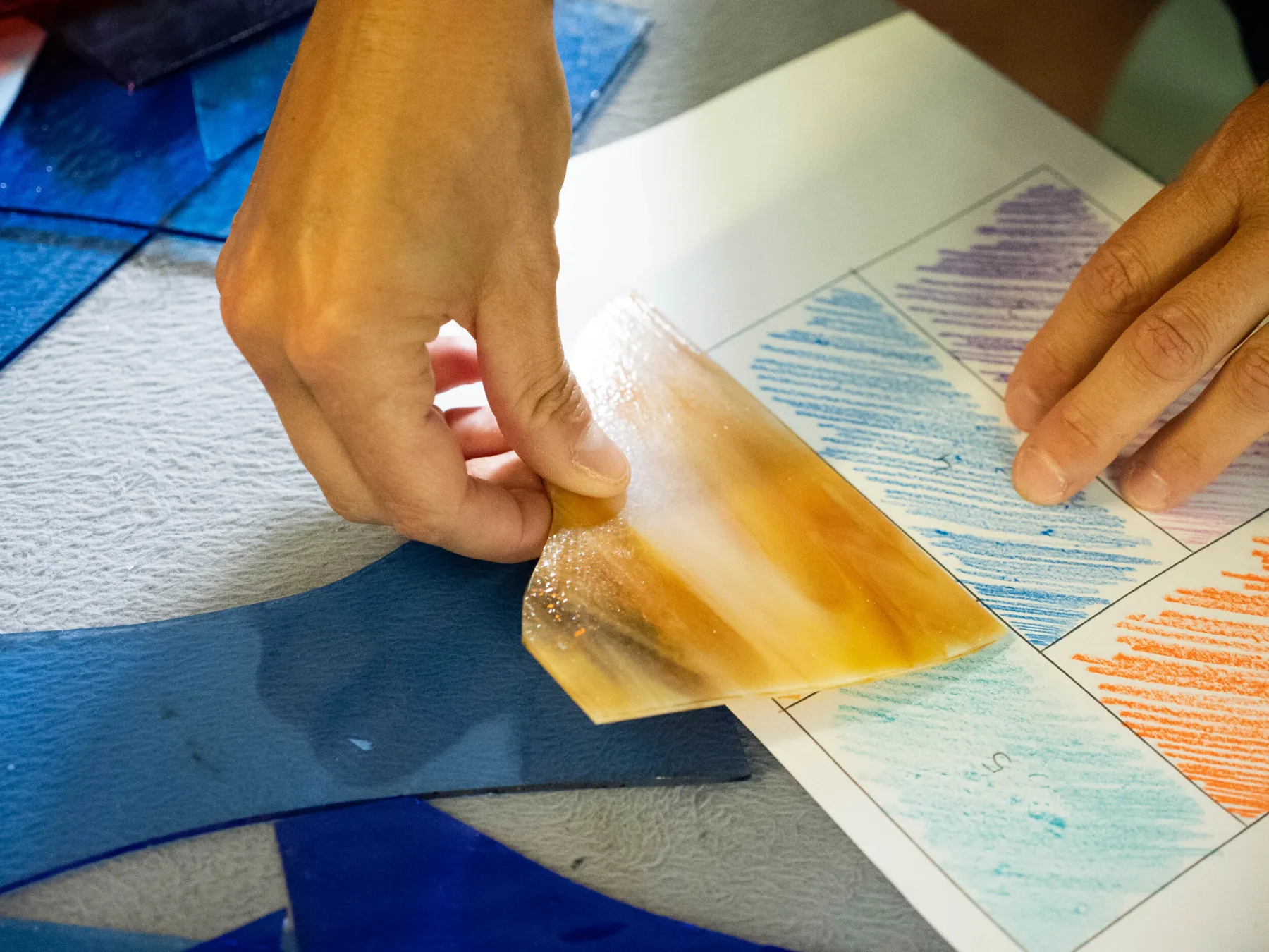 Initiez-vous à la technique du vitrail avec Catherine - Image n°4 - Wecandoo