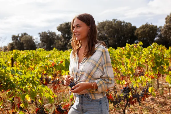 Découvrez les richesses d'un domaine et participez à plusieurs dégustations avec Sarah - Image n°3 - Wecandoo