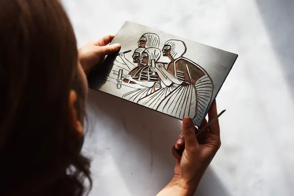 Découvrez la linogravure en prenant l'apéro avec Tania - Image n°3 - Wecandoo