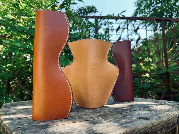 Réalisez votre vase en cuir en point sellier avec Claire - Afbeelding nr. 4 - Wecandoo