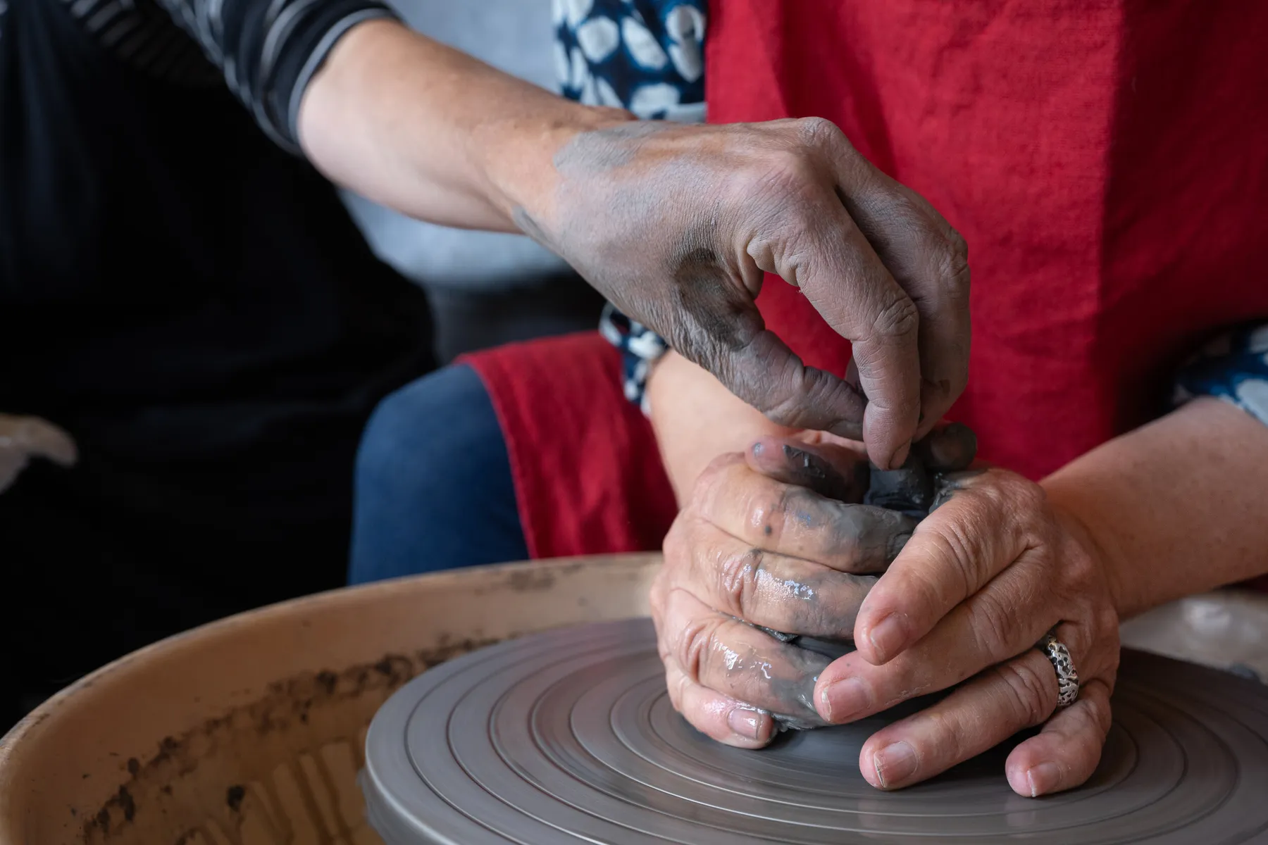 Initiez-vous au tour de potier sur une journée avec Héloïse - Image n°4 - Wecandoo