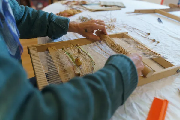 Initiez-vous au tissage avec Claire et Anne - Image n°2 - Wecandoo