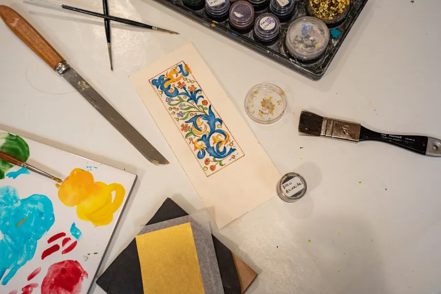 Découvrez l'enluminure avec Brigitte - Image n°1 - Wecandoo