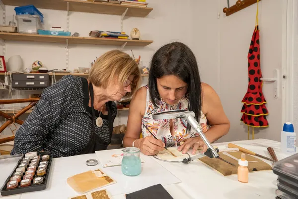 Découvrez l'enluminure avec Brigitte - Image n°4 - Wecandoo