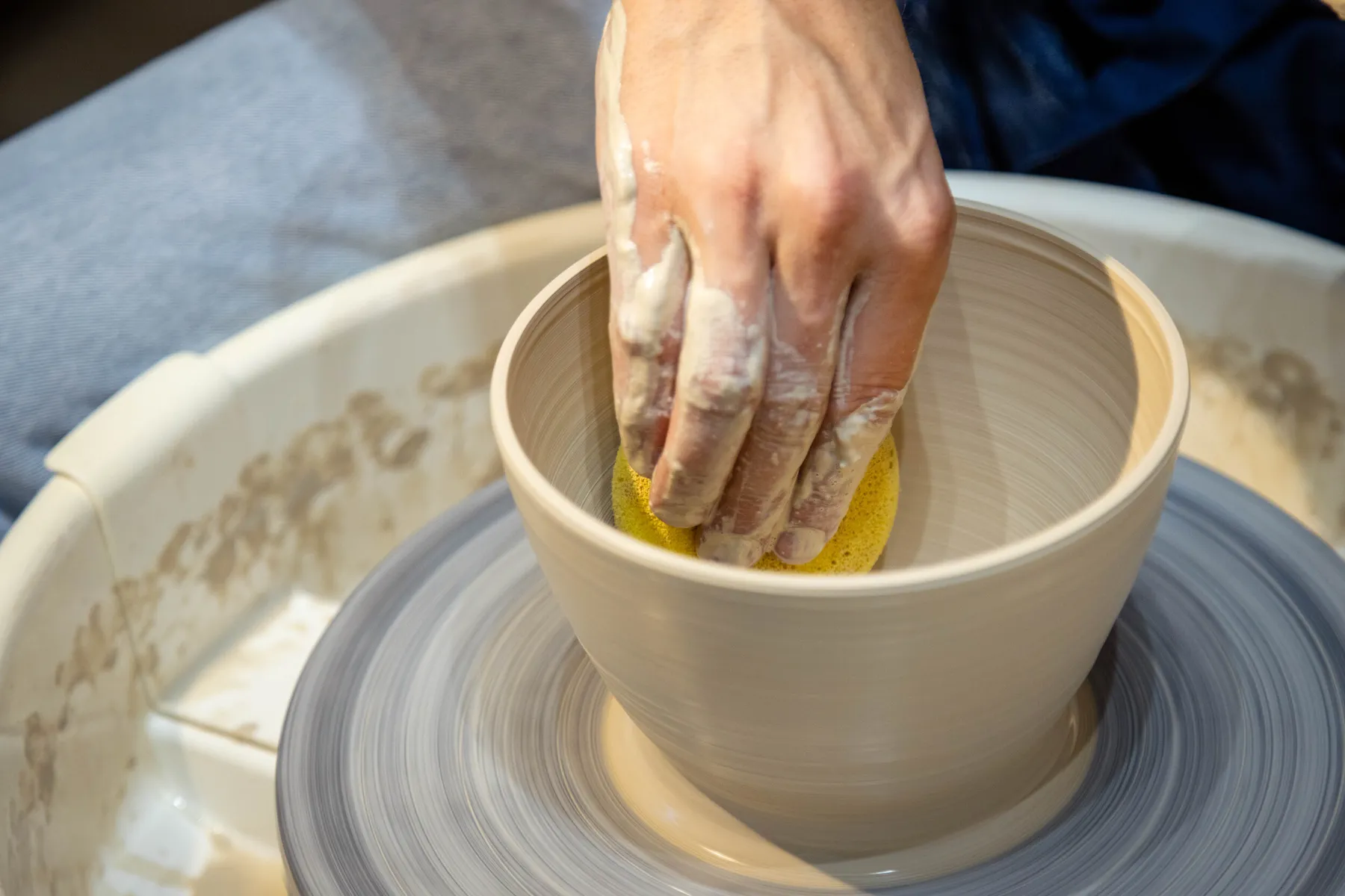 Initiez-vous au tour de potier avec Jonathan - Image n°3 - Wecandoo