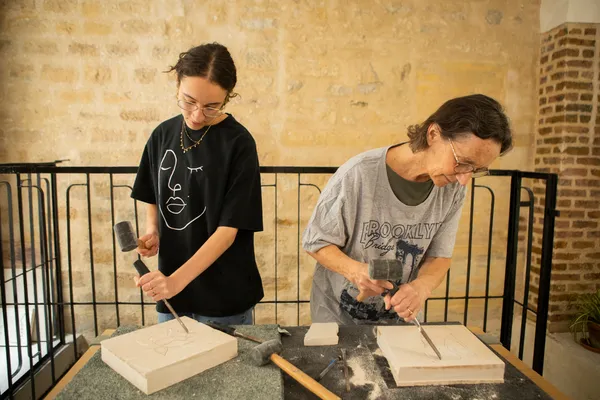 Initiez-vous à la taille de pierre de Paris en famille avec Grégory - Image n°2 - Wecandoo