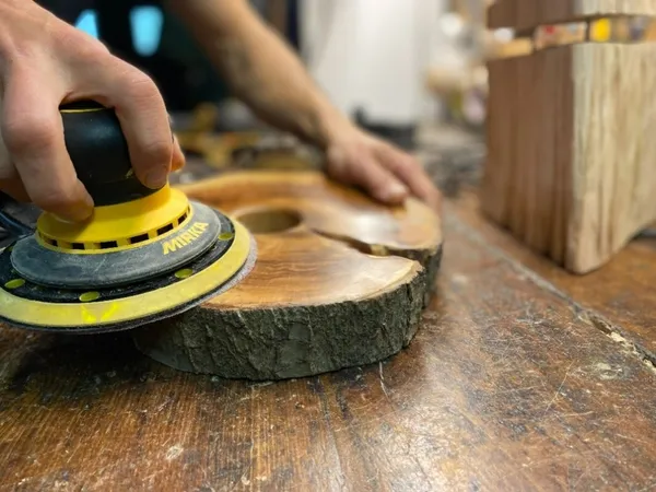 Fabriquez votre lampe en bois unique avec Stéphane - Image n°3 - Wecandoo