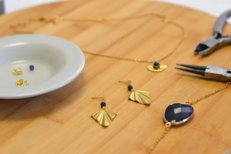 Créez votre parure de bijoux avec Célie - Image n°1 - Wecandoo