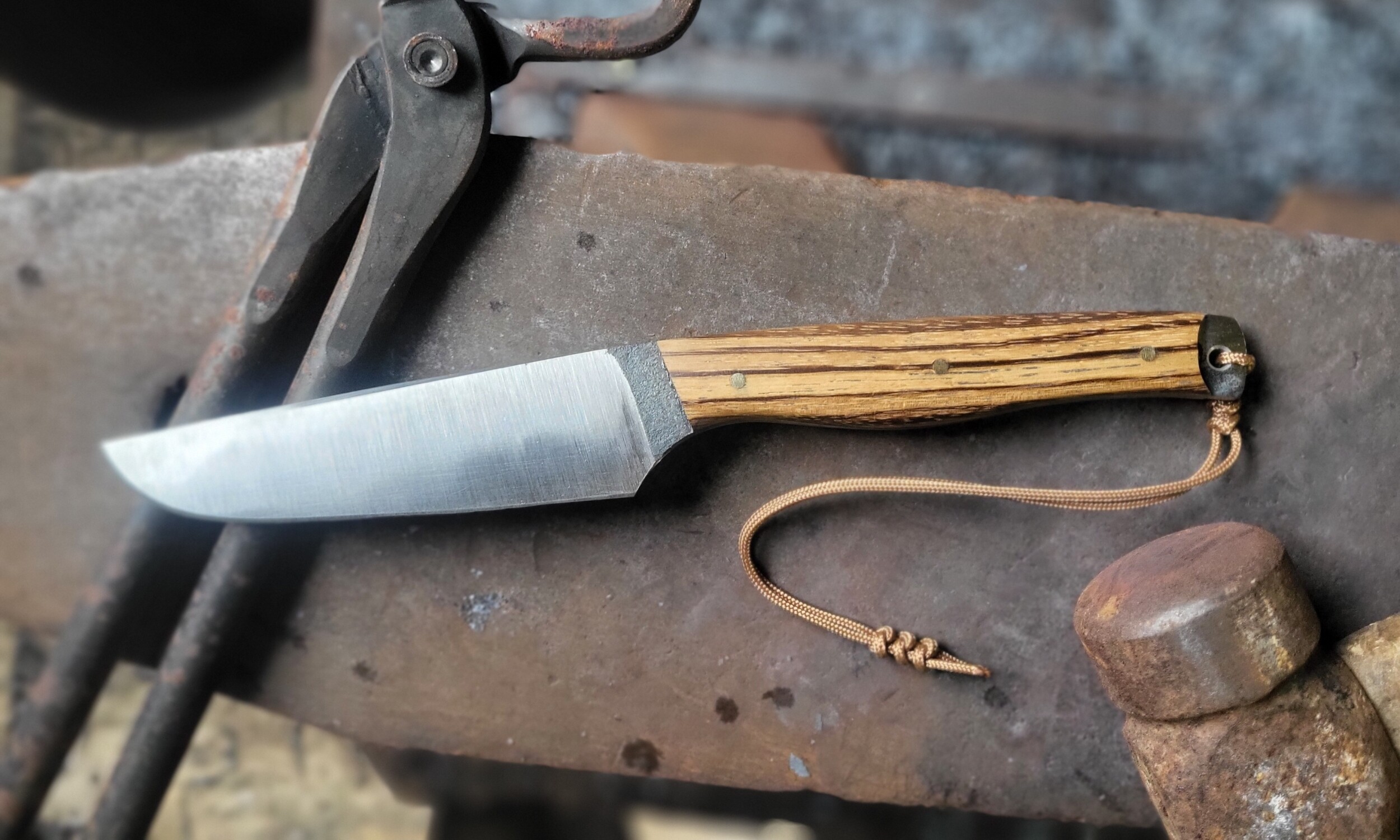 Forgez votre couteau fixe sur une journée