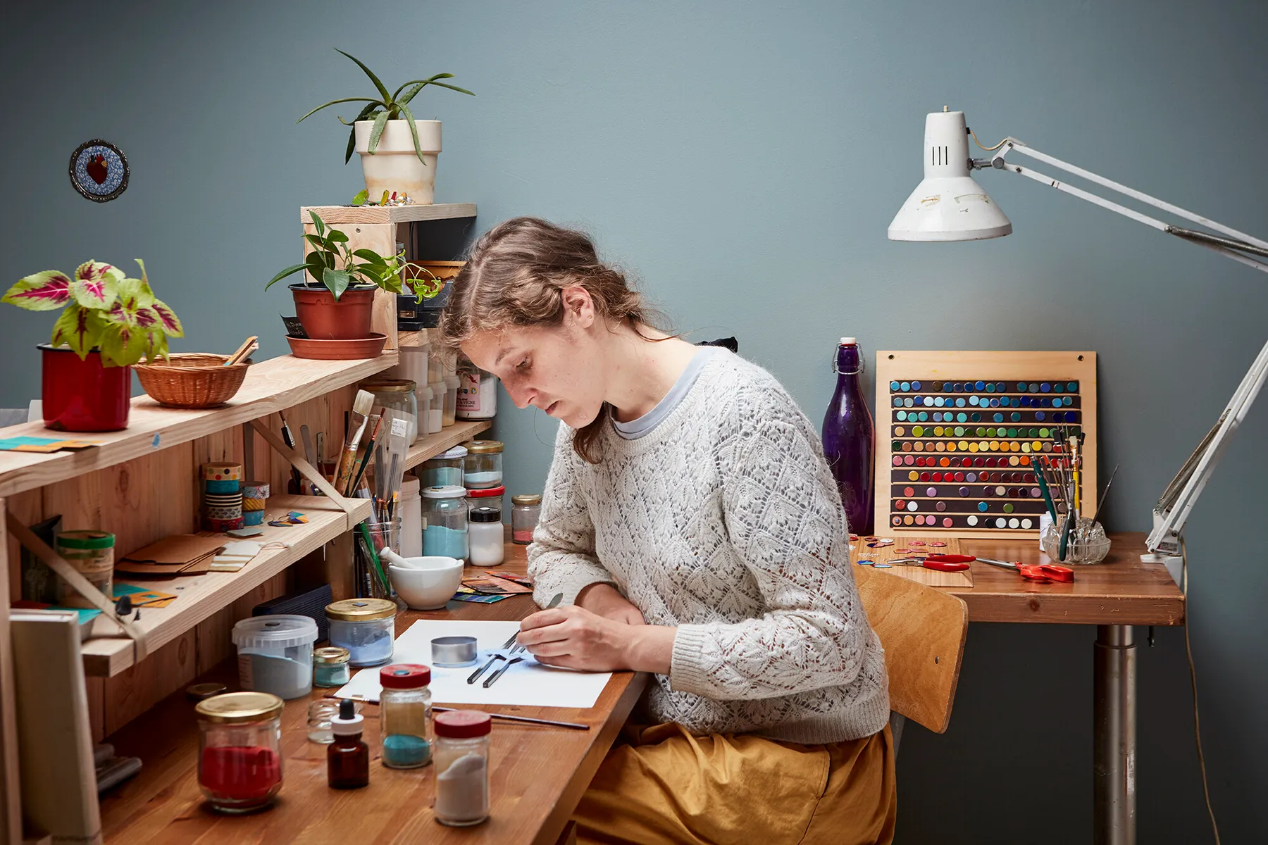 Réalisez votre bijou personnalisé en émail sur cuivre avec Clarisse - Image n°1 - Wecandoo