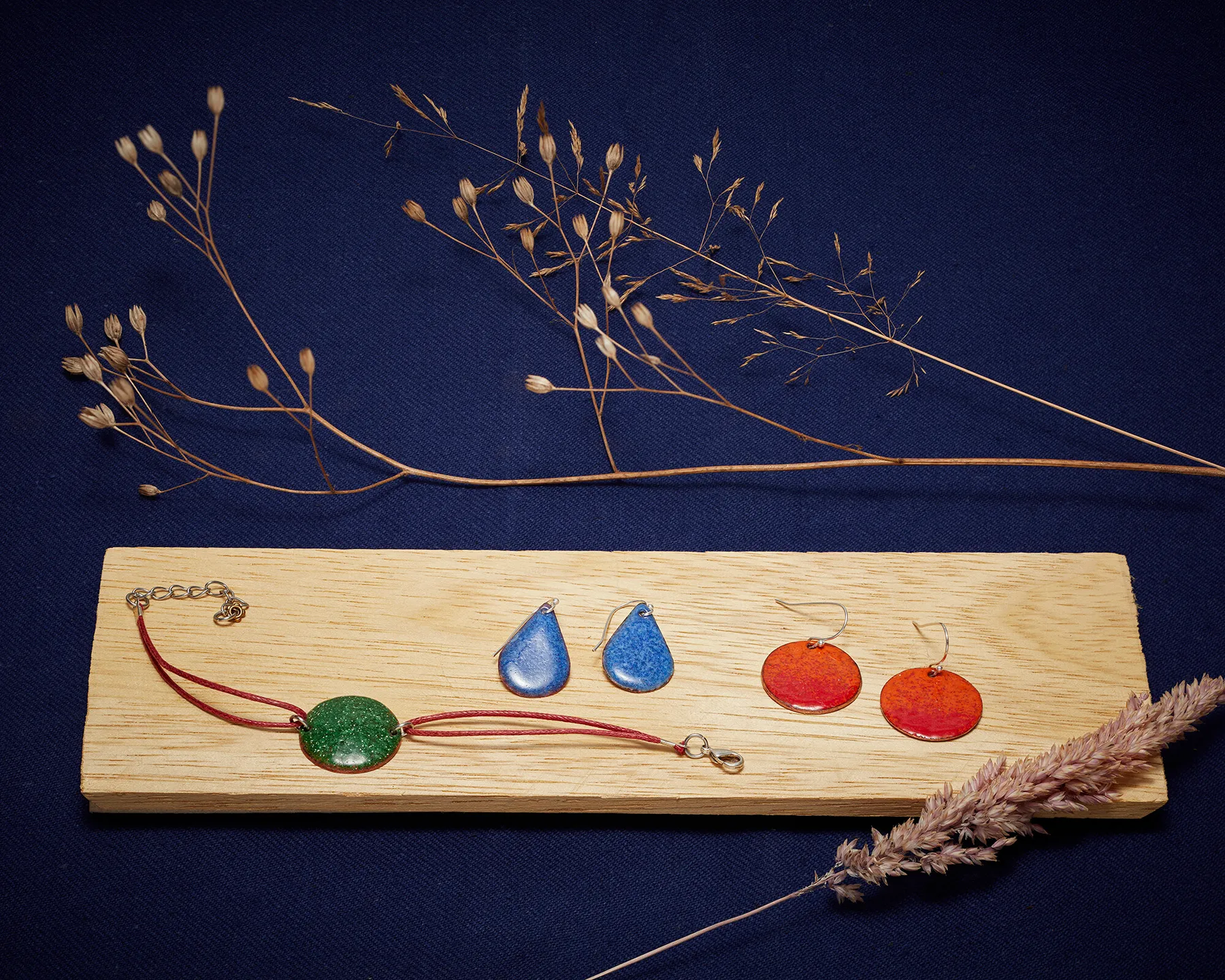 Réalisez votre bijou personnalisé en émail sur cuivre avec Clarisse - Image n°5 - Wecandoo