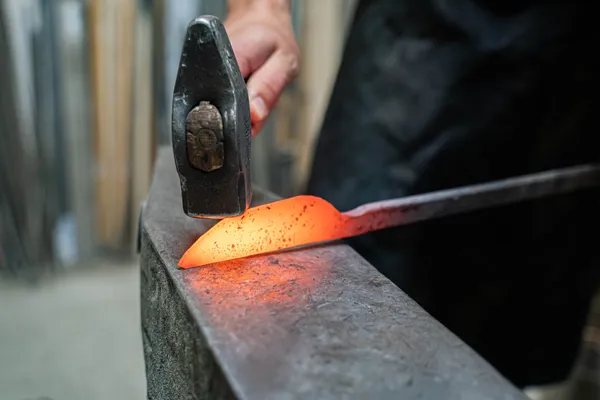 Fabriquez votre couteau en acier forgé avec Benjamin - Afbeelding nr. 4 - Wecandoo