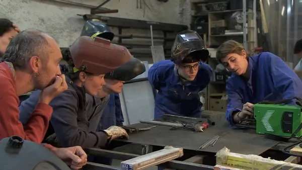 Réalisez un petit meuble en métal avec Emily - Image n°2 - Wecandoo