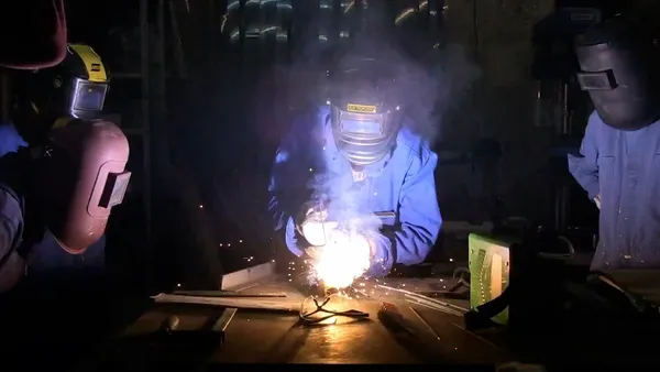 Réalisez un petit meuble en métal avec Emily - Image n°5 - Wecandoo