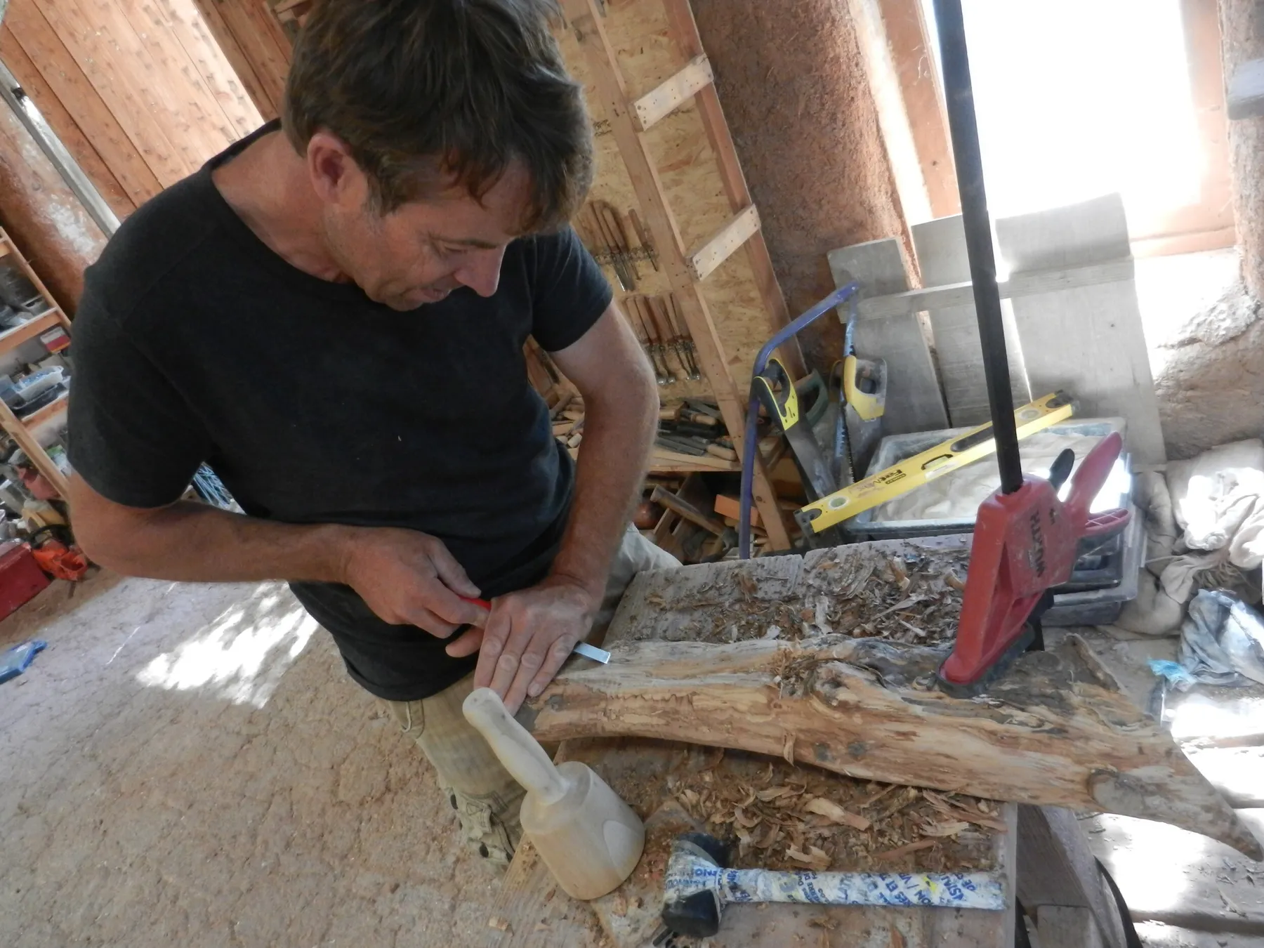 Initiez-vous à la sculpture sur bois sur une journée avec Anne-Elodie - Image n°4 - Wecandoo