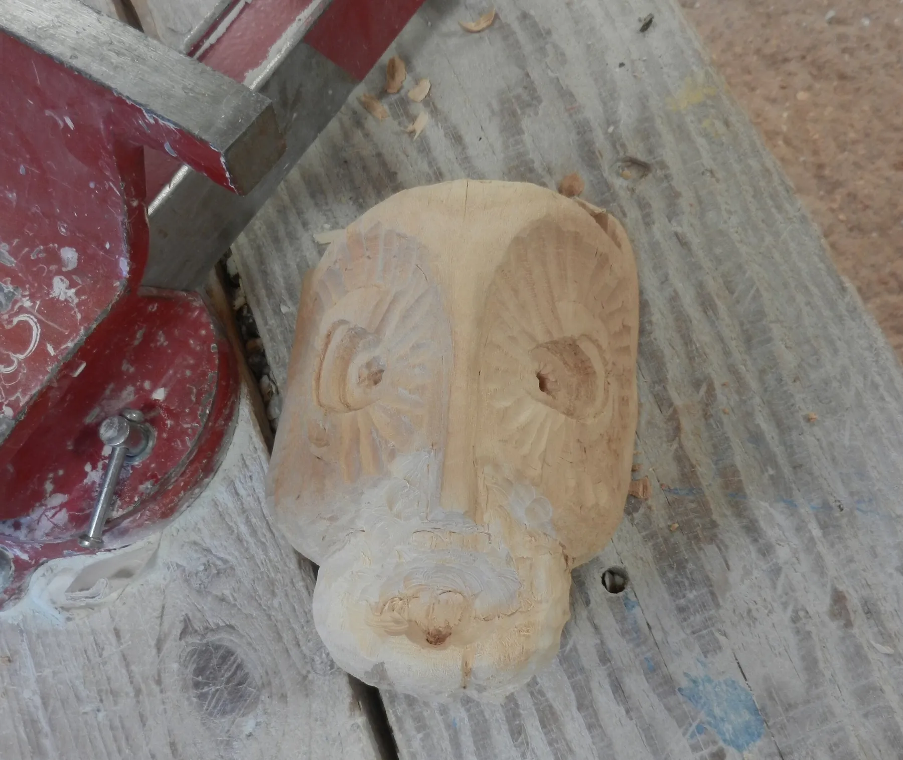 Initiez-vous à la sculpture sur bois sur une journée avec Anne-Elodie - Image n°5 - Wecandoo