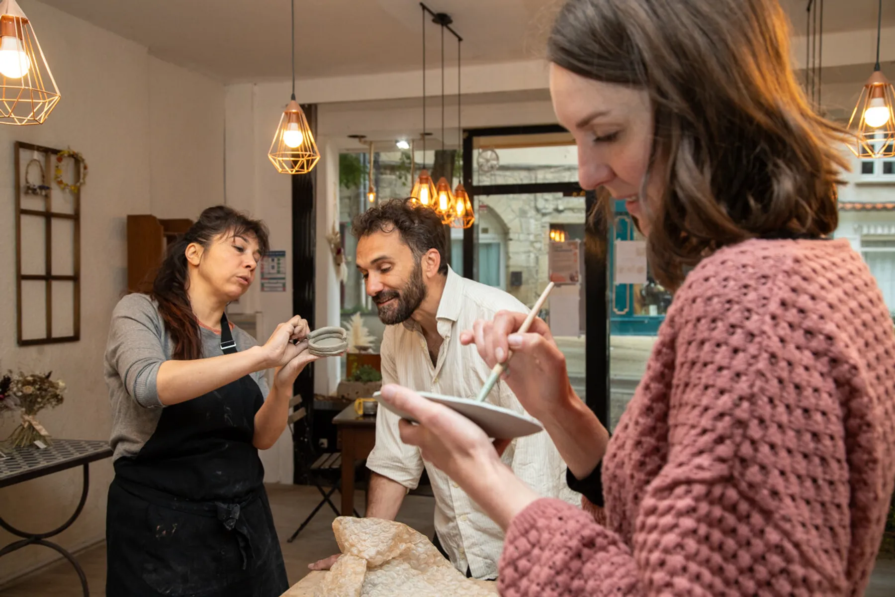 Modelez votre duo de mugs ou votre vase avec Laura - Image n°2 - Wecandoo