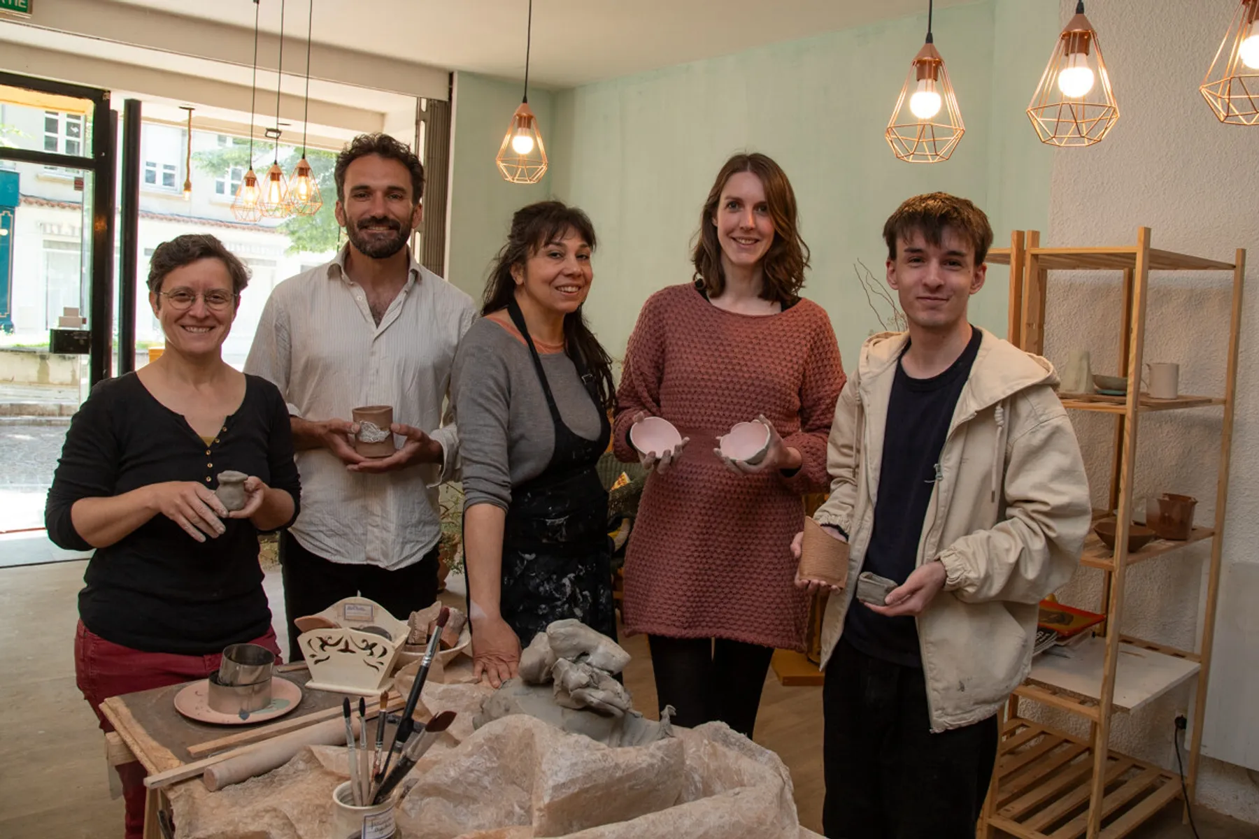 Modelez votre duo de mugs ou votre vase avec Laura - Image n°1 - Wecandoo