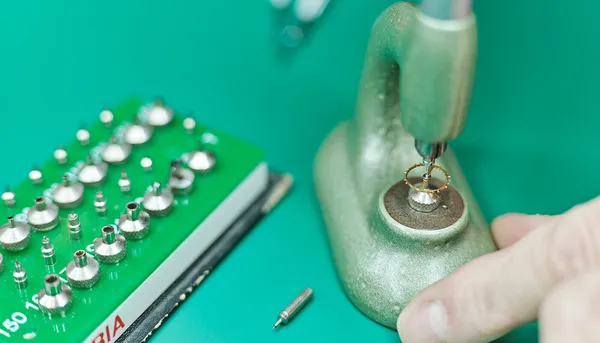 Découvrez l'horlogerie en groupe avec Victor - Afbeelding nr. 5 - Wecandoo