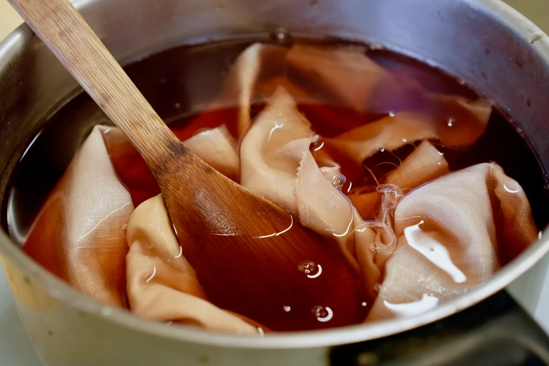 Initiez-vous à la teinture végétale avec Marie - Image n°2 - Wecandoo