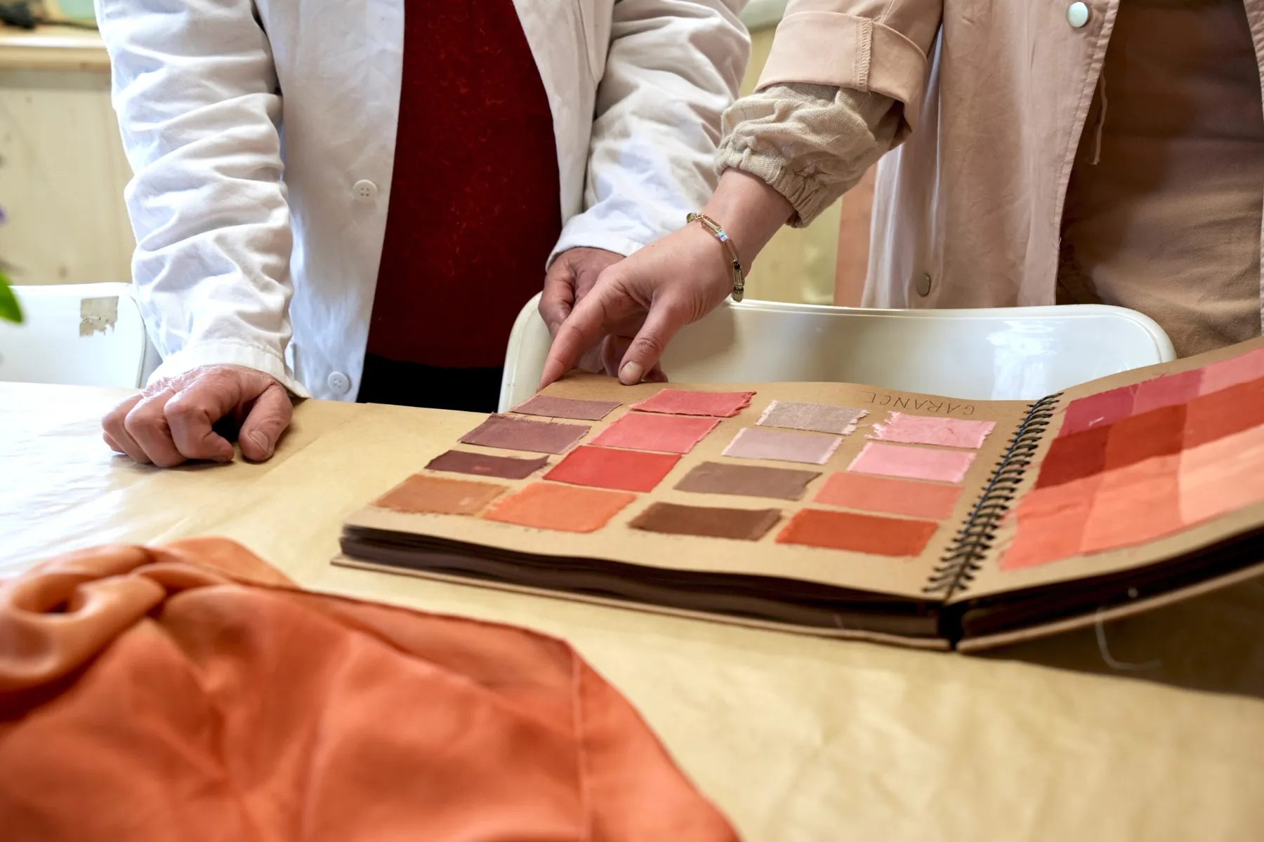 Initiez-vous à la teinture végétale avec Marie - Image n°1 - Wecandoo