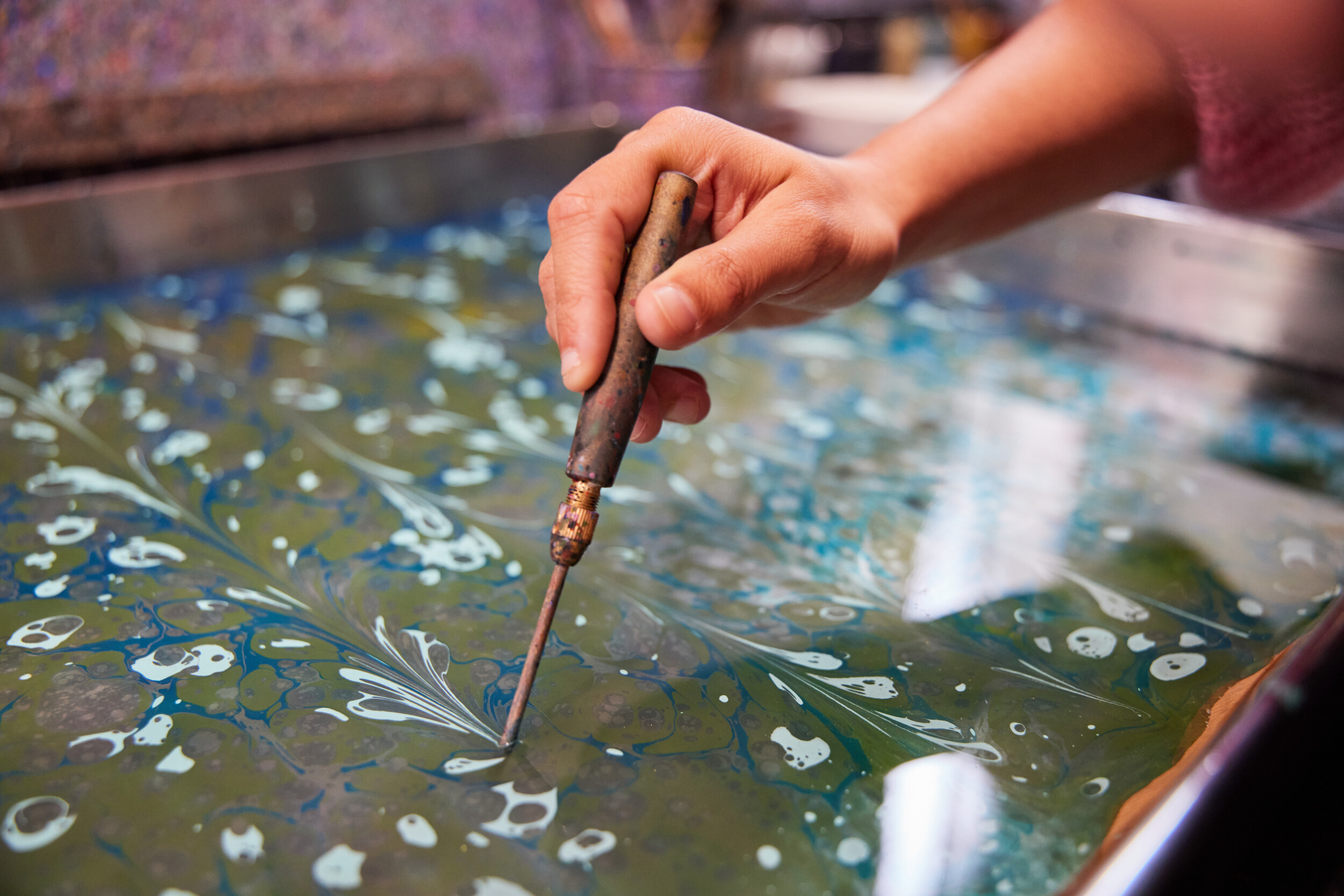 Réalisez votre papier marbré à Paris