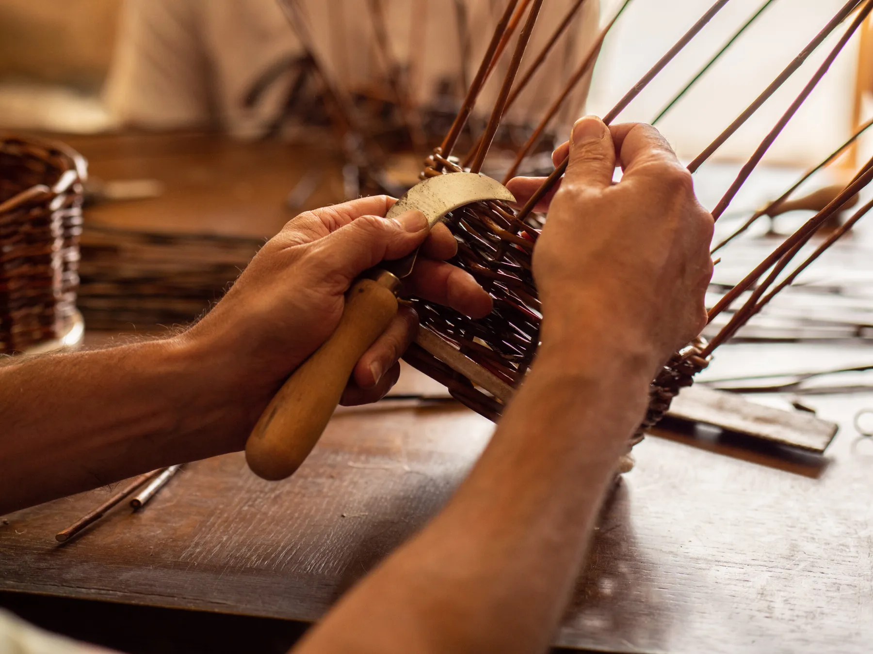 Réalisez votre corbeille sur fond en céramique avec Gregory - Image n°3 - Wecandoo
