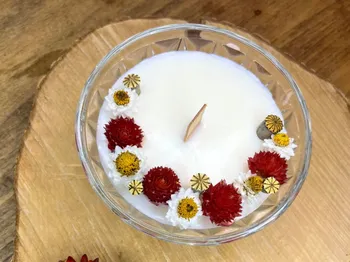 Créez votre bougie de fleurs séchées