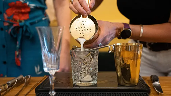 Initiez-vous à la mixologie avec Baptiste - Image n°4 - Wecandoo