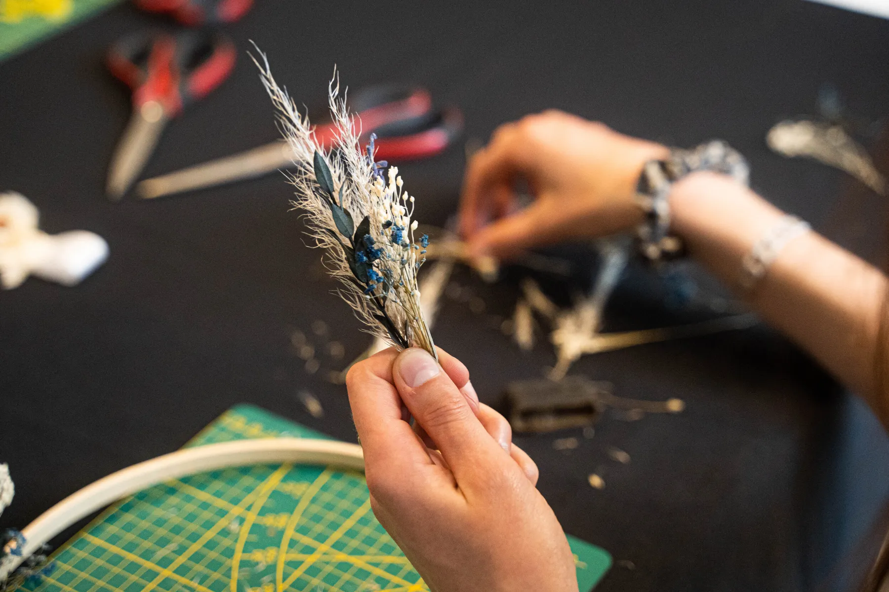 Réalisez votre couronne de fleurs séchées avec Isabelle - Afbeelding nr. 1 - Wecandoo