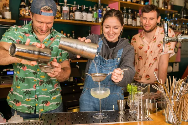 Mettez au défi votre équipe autour d'un challenge de mixologie, avec Morgane et Nicolas - Image n°2 - Wecandoo