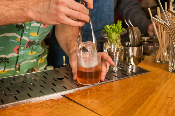 Mettez au défi votre équipe autour d'un challenge de mixologie, avec Morgane et Nicolas - Image n°4 - Wecandoo