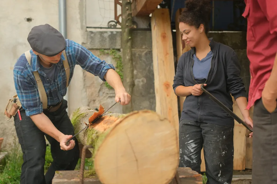 Initiez-vous à l'équarrissage traditionnel à la hache sur une demi journée avec Paul - Afbeelding nr. 1 - Wecandoo