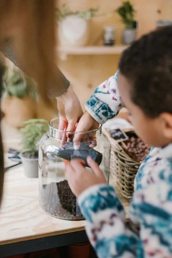 Créez votre terrarium en duo avec votre enfant accompagnés par Roxane - Image n°4 - Wecandoo