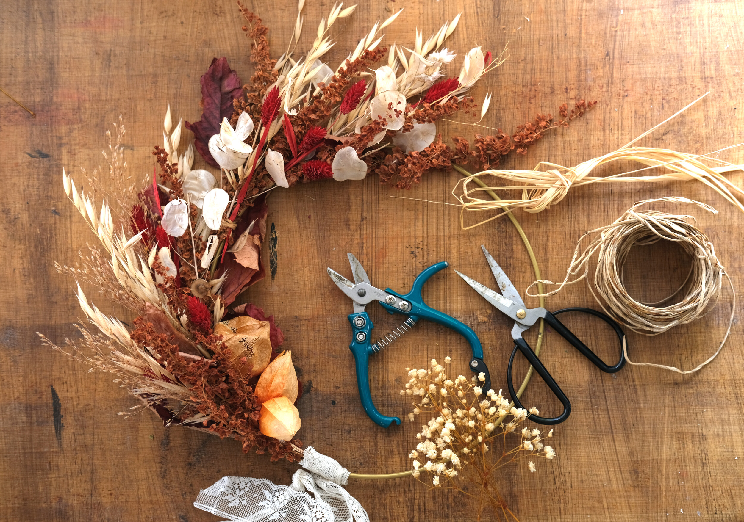 Fabriquez votre couronne de fleurs séchées