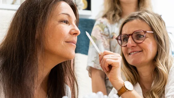 Rassemblez votre équipe et plongez dans l'univers fascinant du parfum avec Mathilde - Image n°4 - Wecandoo