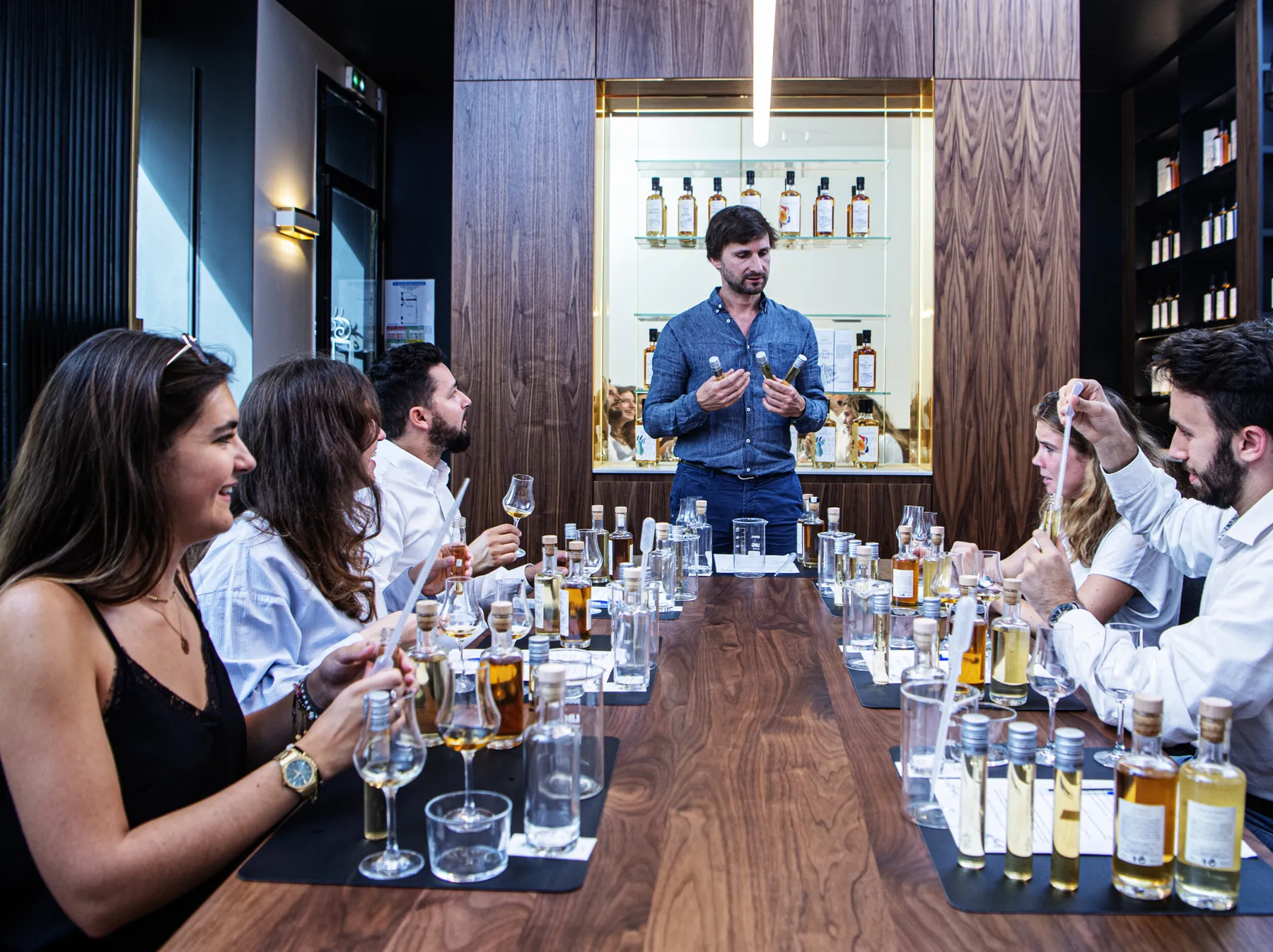 Impliquez votre équipe et assemblez votre whisky avec Benjamin et son équipe - Image n°1 - Wecandoo