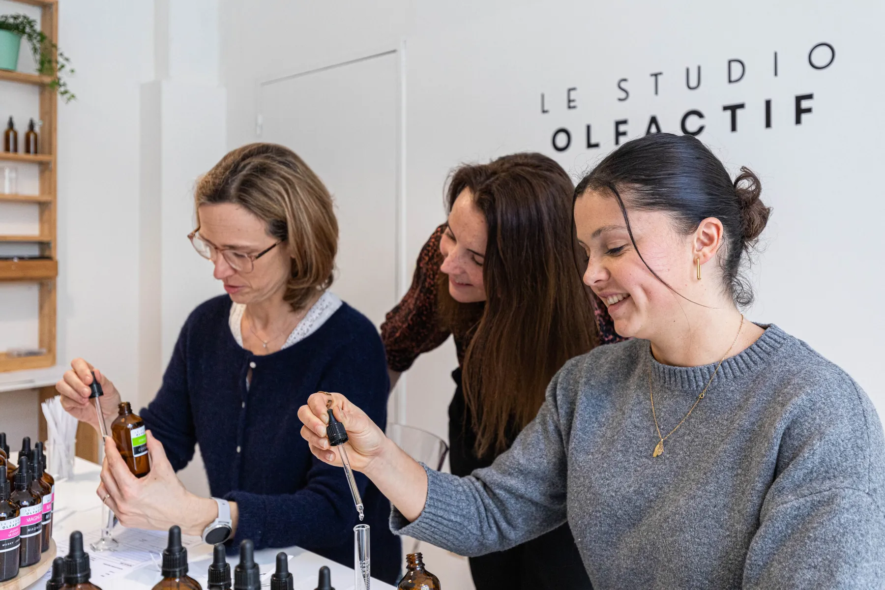 Émerveillez votre équipe et réalisez chacun votre parfum personnalisé avec Aurélie - Afbeelding nr. 2 - Wecandoo