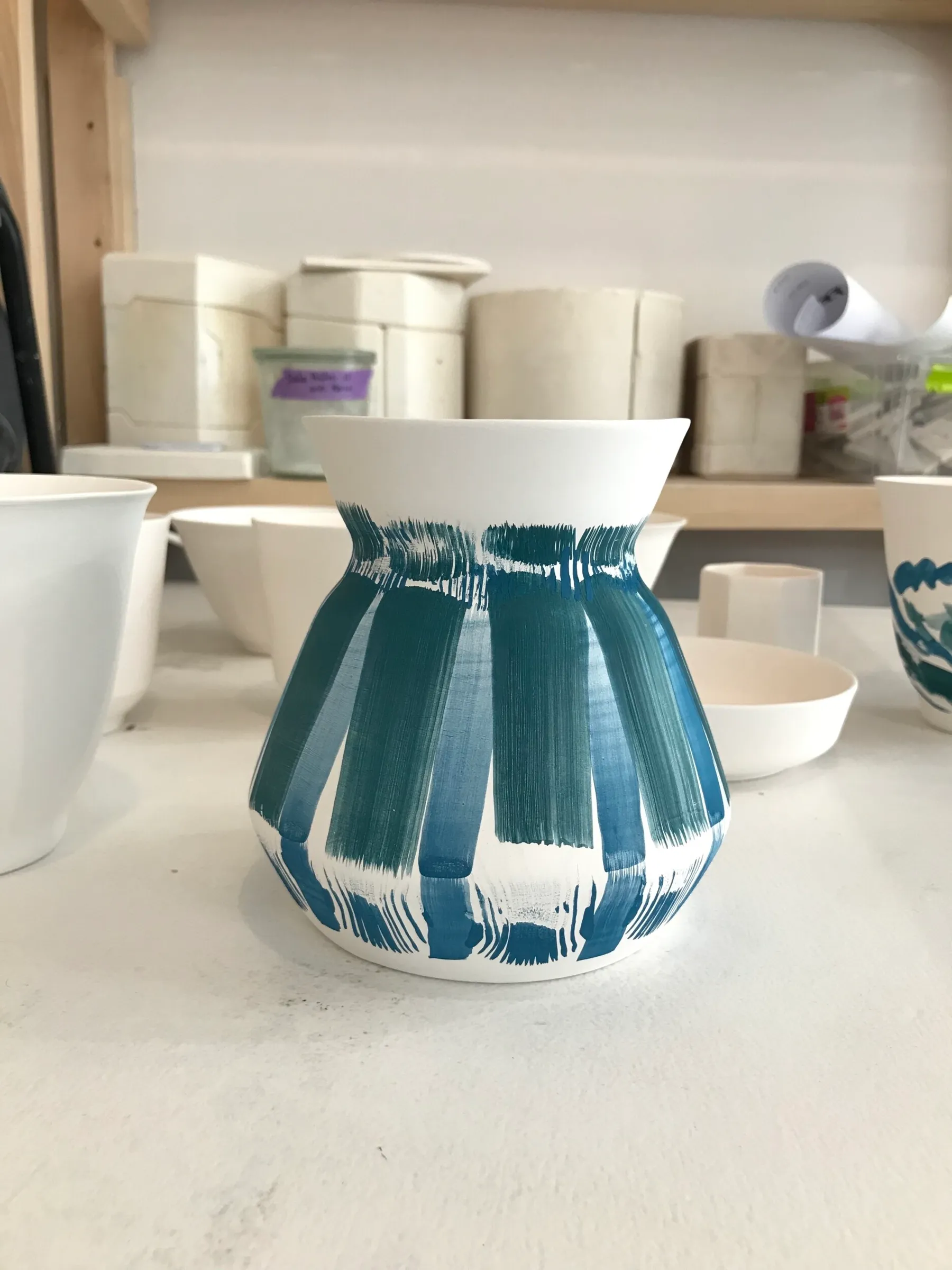 Initiez-vous à la peinture sur porcelaine avec Camille - Image n°4 - Wecandoo