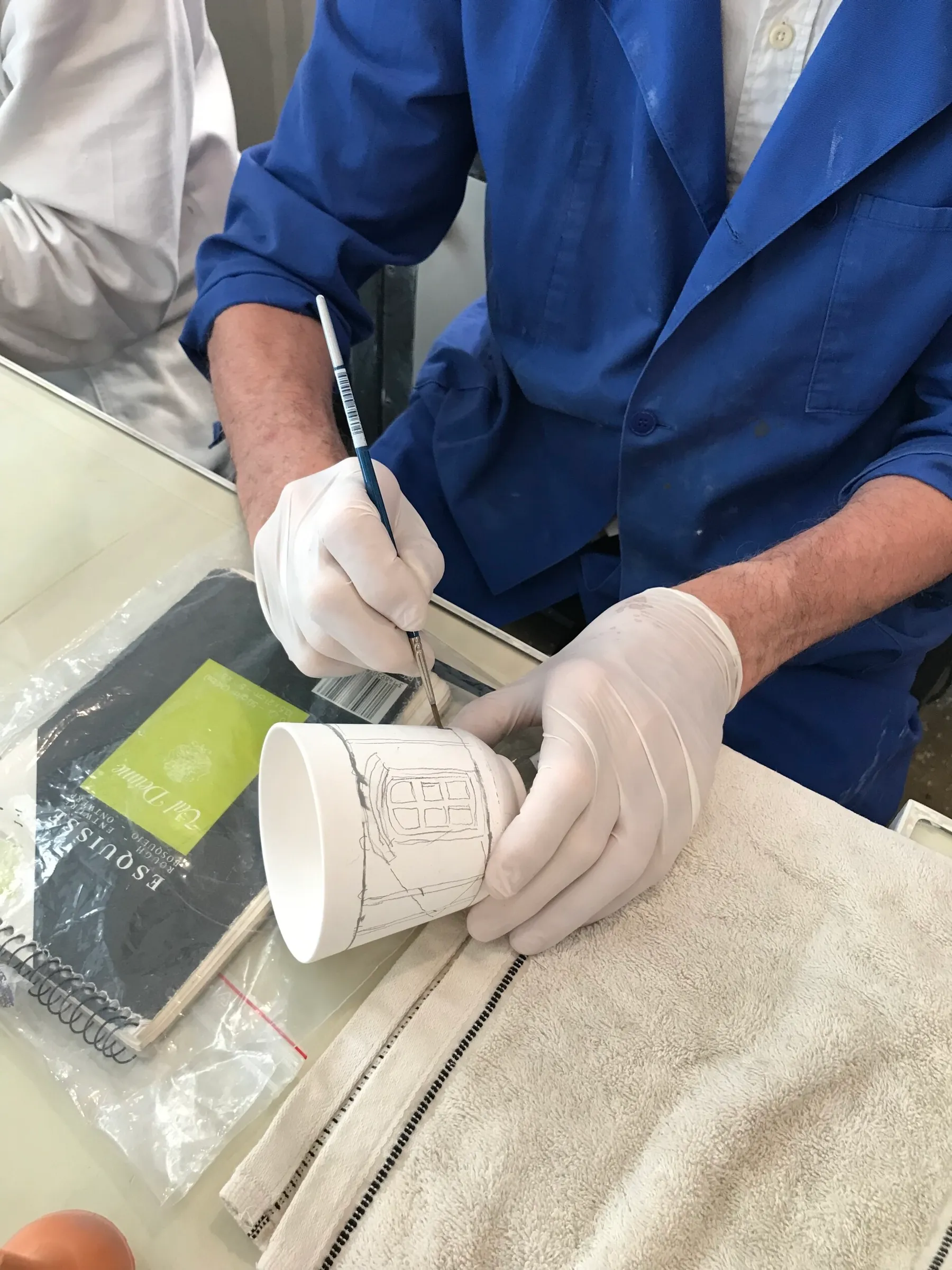 Initiez-vous à la peinture sur porcelaine avec Camille - Image n°3 - Wecandoo