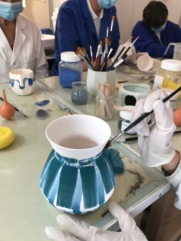 Initiez-vous à la peinture sur porcelaine avec Camille - Image n°1 - Wecandoo
